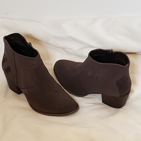 Marc Fisher Brown Stephani Suede Booties Bohemian Ankle Designer Summer Fall - Picture 7 of 16